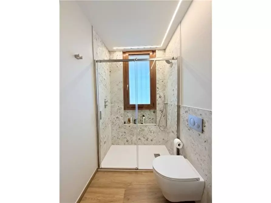 Immagine 28 di Appartamento in vendita  a Firenze