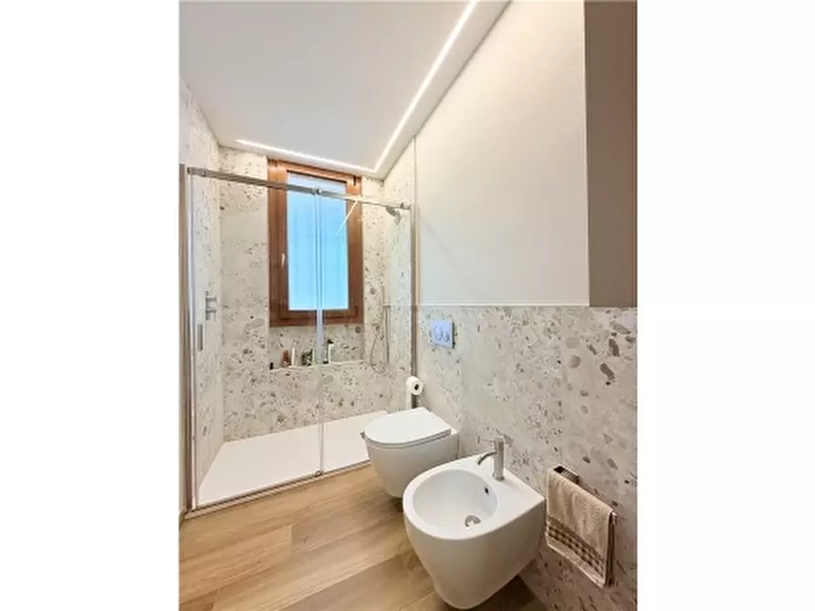 Immagine 29 di Appartamento in vendita  a Firenze
