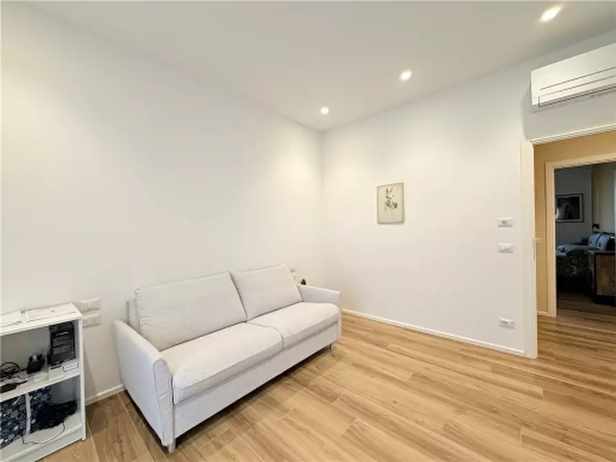 Immagine 35 di Appartamento in vendita  a Firenze
