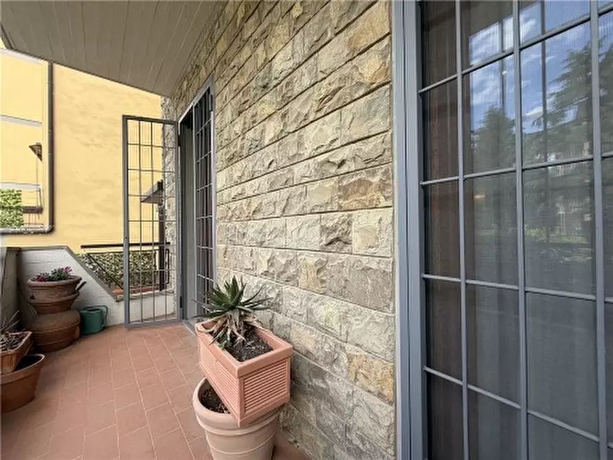 Immagine 57 di Appartamento in vendita  a Firenze