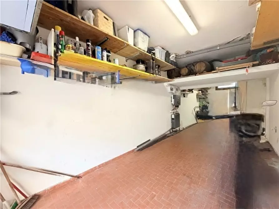 Immagine 59 di Appartamento in vendita  a Firenze