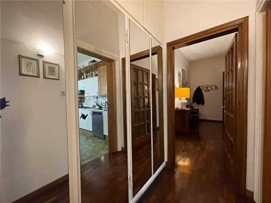 Immagine 1 di Appartamento in vendita  a Firenze