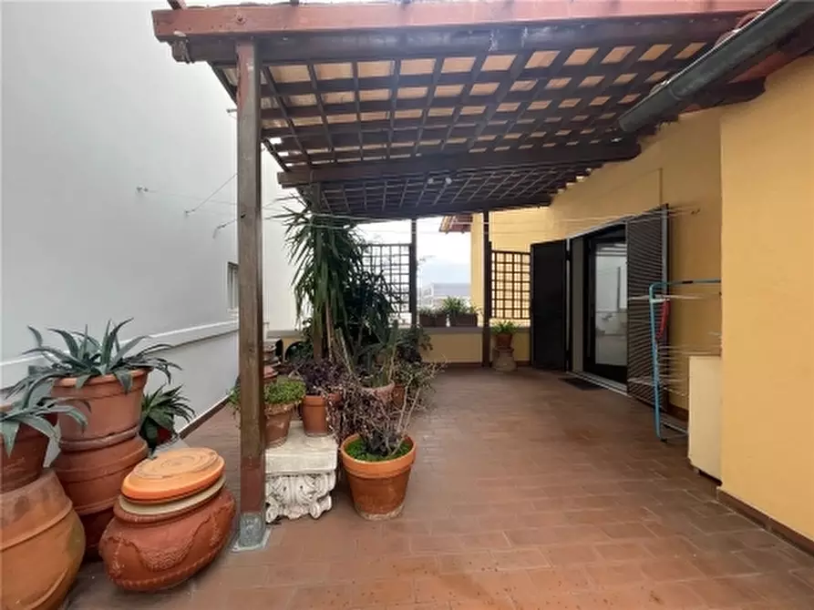 Immagine 10 di Appartamento in vendita  a Firenze