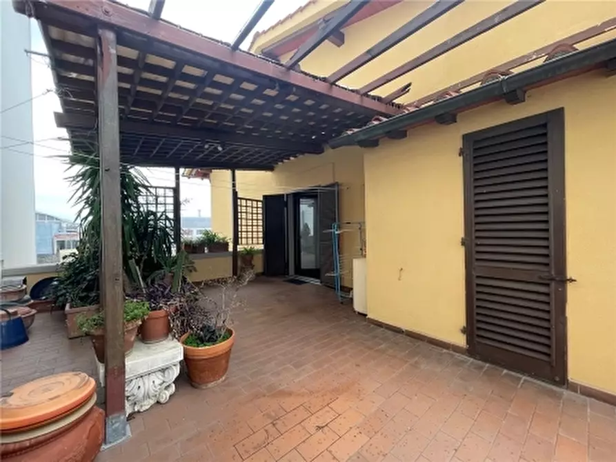 Immagine 11 di Appartamento in vendita  a Firenze
