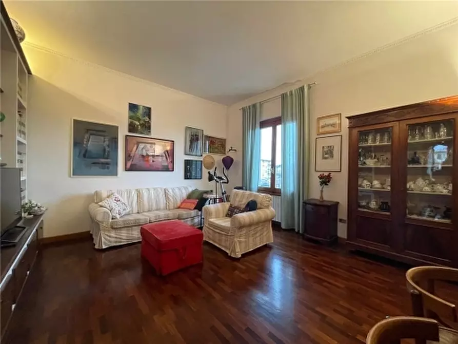 Immagine 13 di Appartamento in vendita  a Firenze
