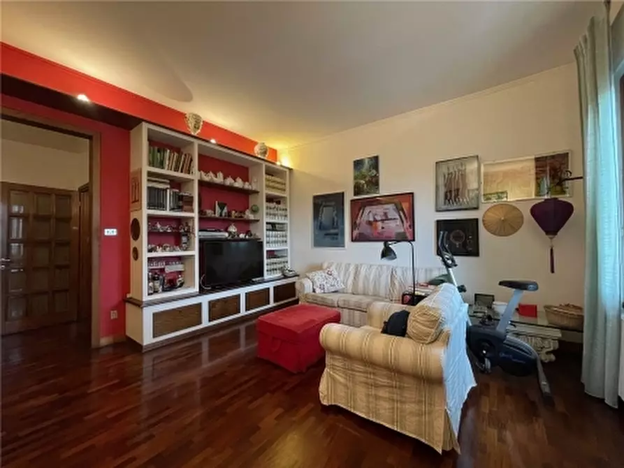 Immagine 24 di Appartamento in vendita  a Firenze