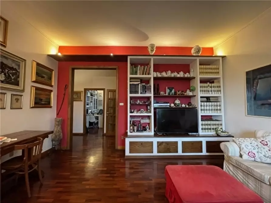 Immagine 29 di Appartamento in vendita  a Firenze