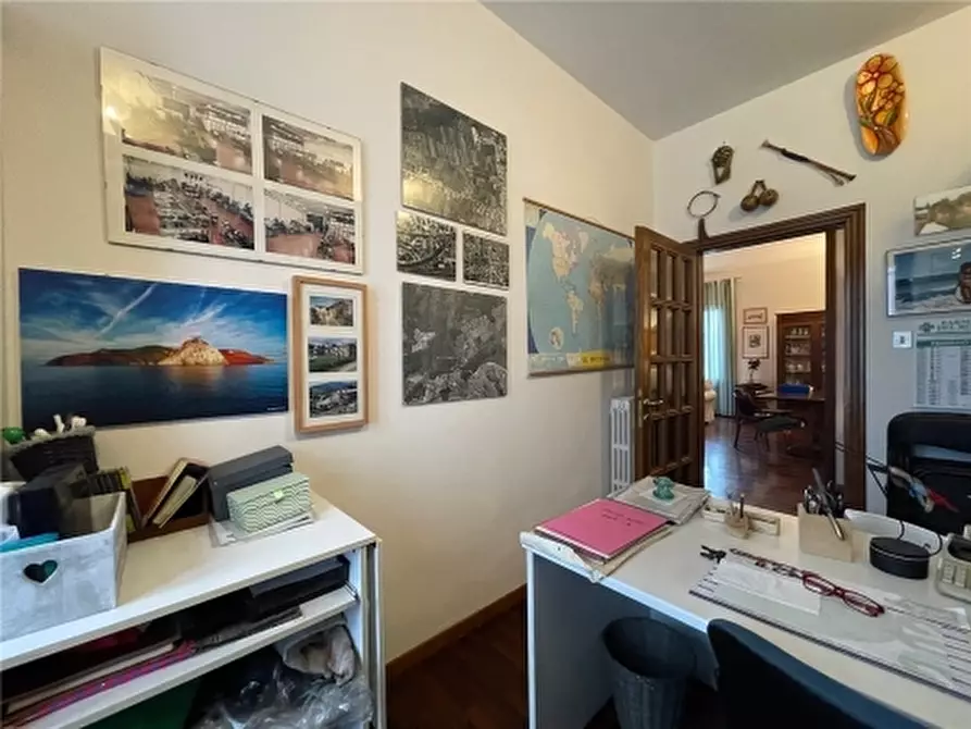 Immagine 47 di Appartamento in vendita  a Firenze