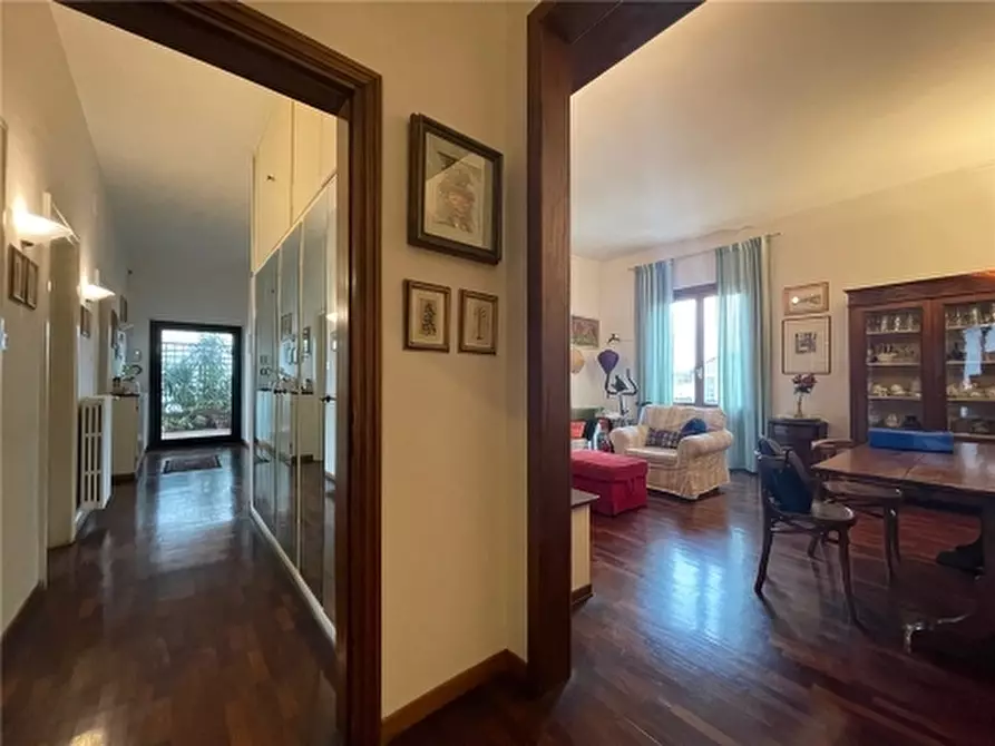 Immagine 53 di Appartamento in vendita  a Firenze