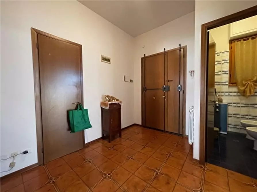 Immagine 7 di Appartamento in vendita  a Firenze