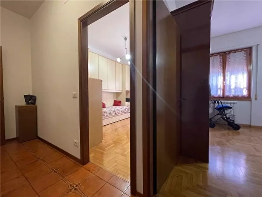 Immagine 14 di Appartamento in vendita  a Firenze