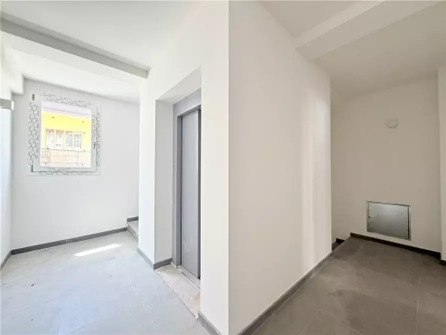 Immagine 1 di Appartamento in vendita  a Firenze