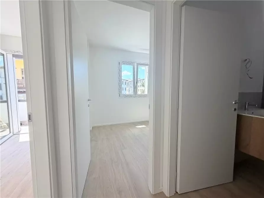 Immagine 6 di Appartamento in vendita  a Firenze