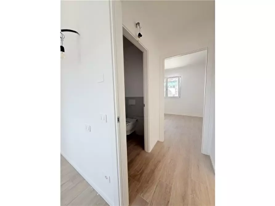 Immagine 12 di Appartamento in vendita  a Firenze