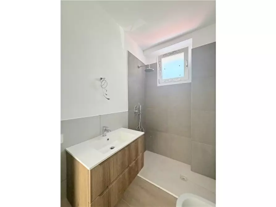 Immagine 14 di Appartamento in vendita  a Firenze