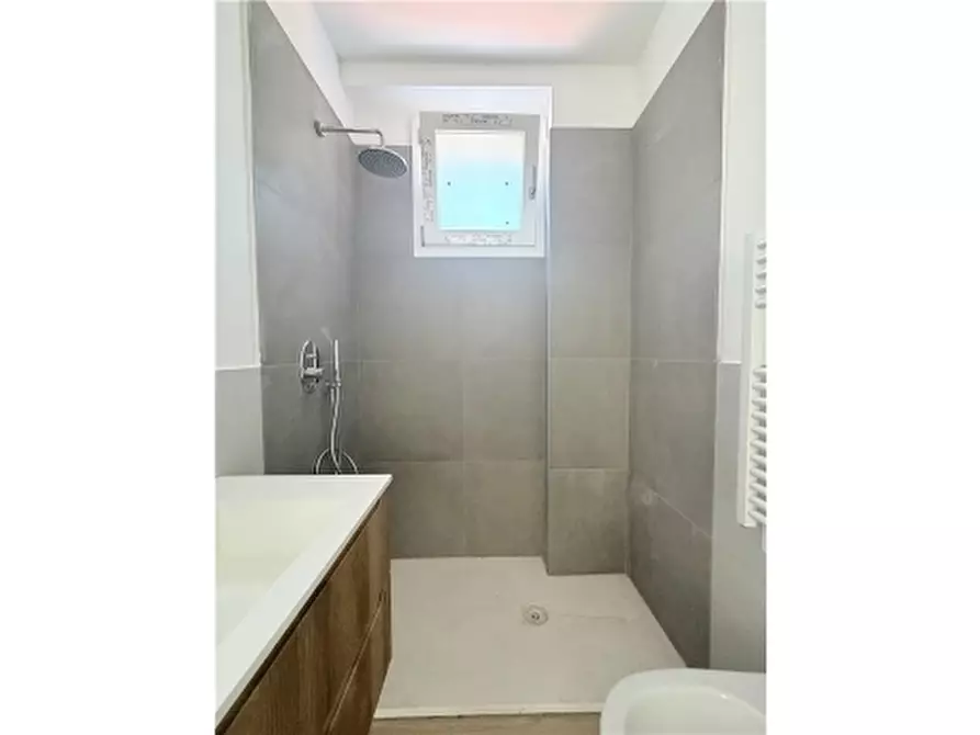 Immagine 15 di Appartamento in vendita  a Firenze