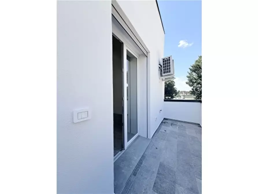Immagine 34 di Appartamento in vendita  a Firenze