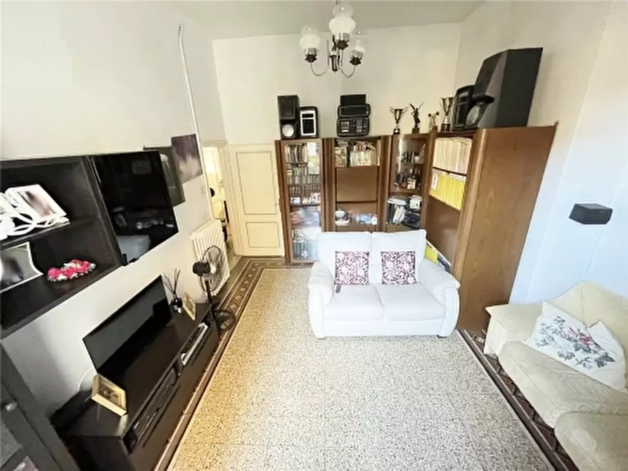 Immagine 3 di Appartamento in vendita  a Firenze