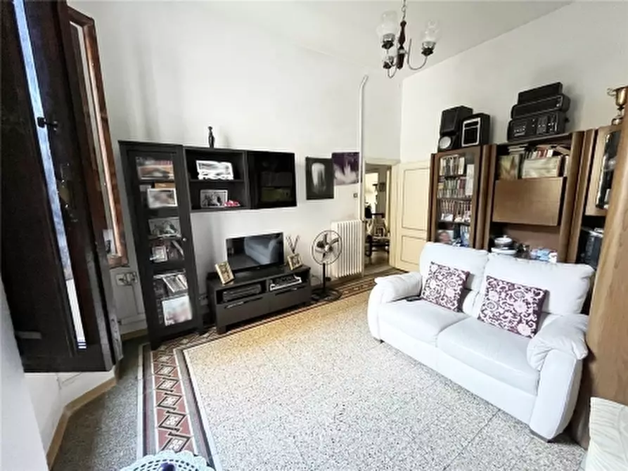 Immagine 6 di Appartamento in vendita  a Firenze