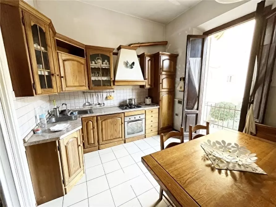 Immagine 7 di Appartamento in vendita  a Firenze