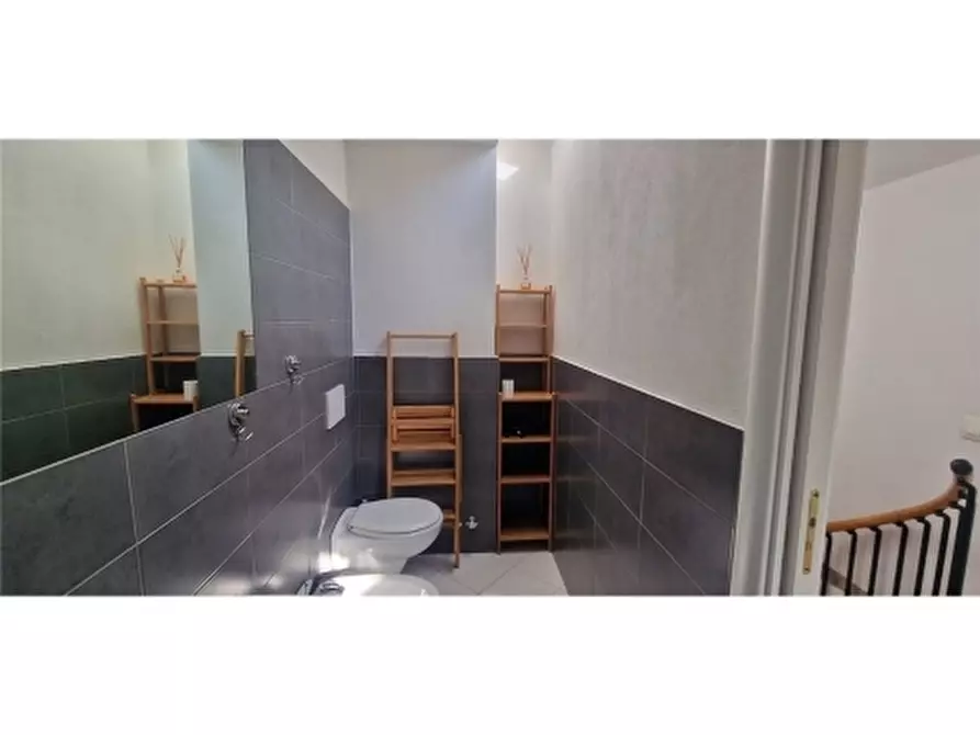 Immagine 27 di Appartamento in vendita  a Firenze