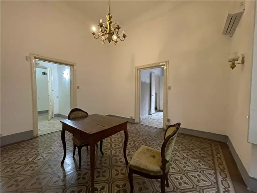 Immagine 11 di Appartamento in vendita  a Firenze