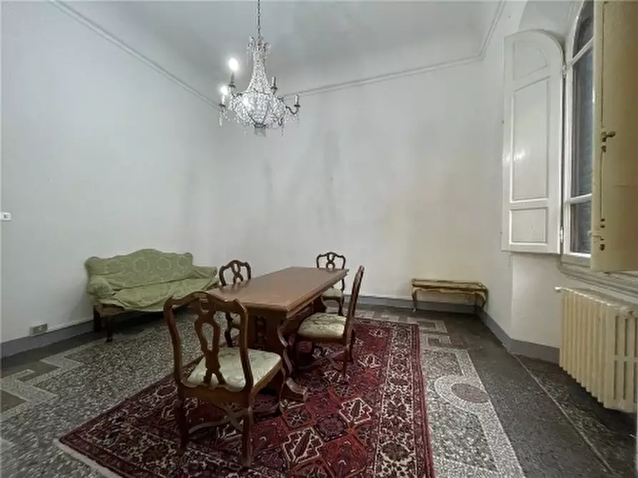 Immagine 13 di Appartamento in vendita  a Firenze