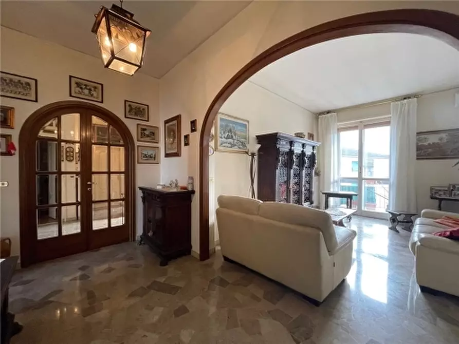 Immagine 1 di Appartamento in vendita  a Firenze