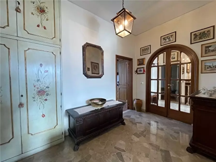 Immagine 2 di Appartamento in vendita  a Firenze