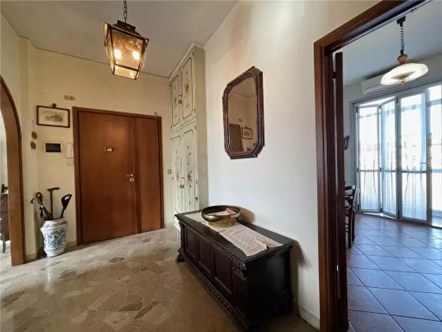 Immagine 4 di Appartamento in vendita  a Firenze