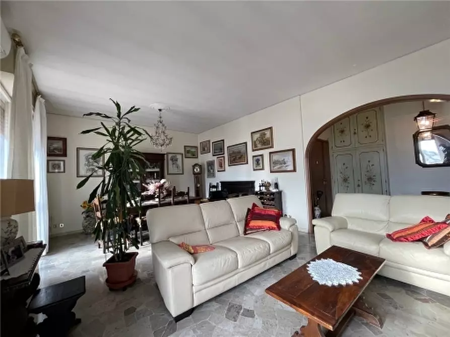 Immagine 6 di Appartamento in vendita  a Firenze