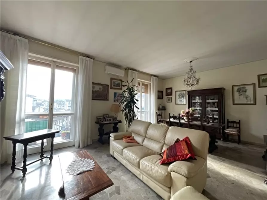 Immagine 9 di Appartamento in vendita  a Firenze