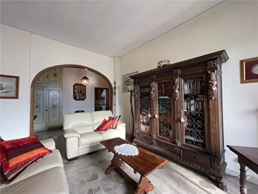 Immagine 16 di Appartamento in vendita  a Firenze