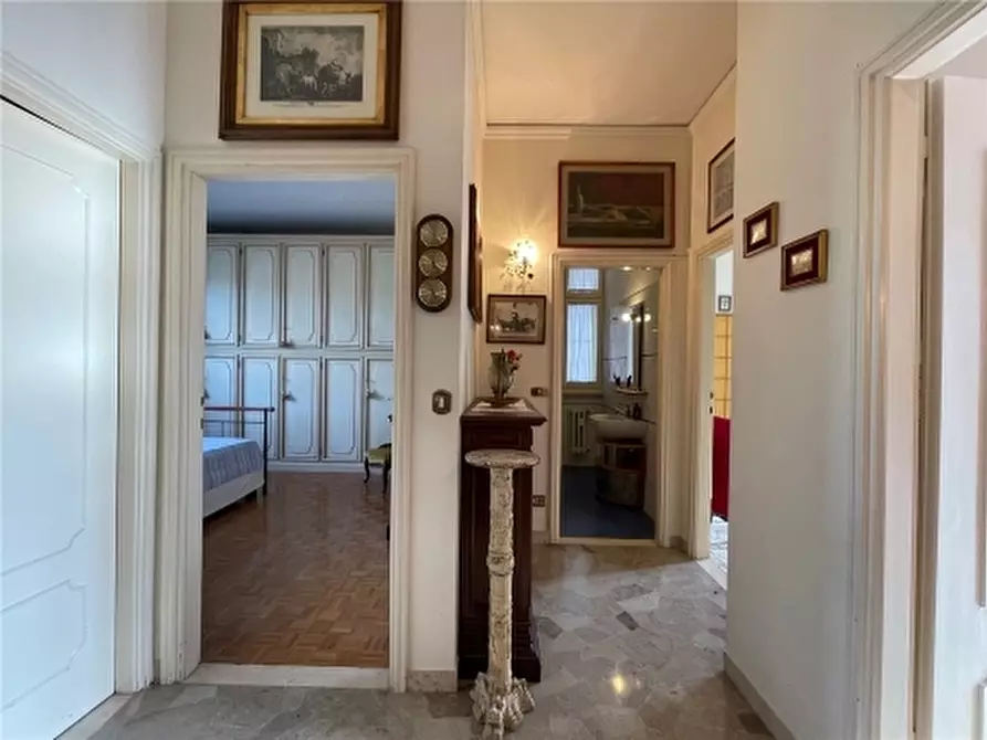 Immagine 29 di Appartamento in vendita  a Firenze