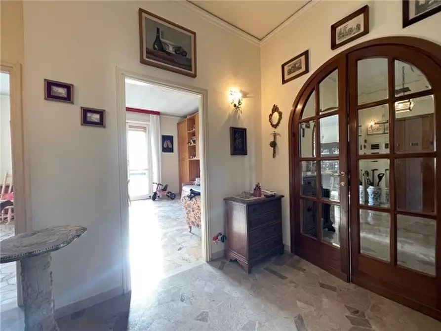 Immagine 45 di Appartamento in vendita  a Firenze