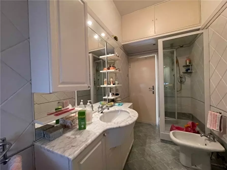 Immagine 51 di Appartamento in vendita  a Firenze