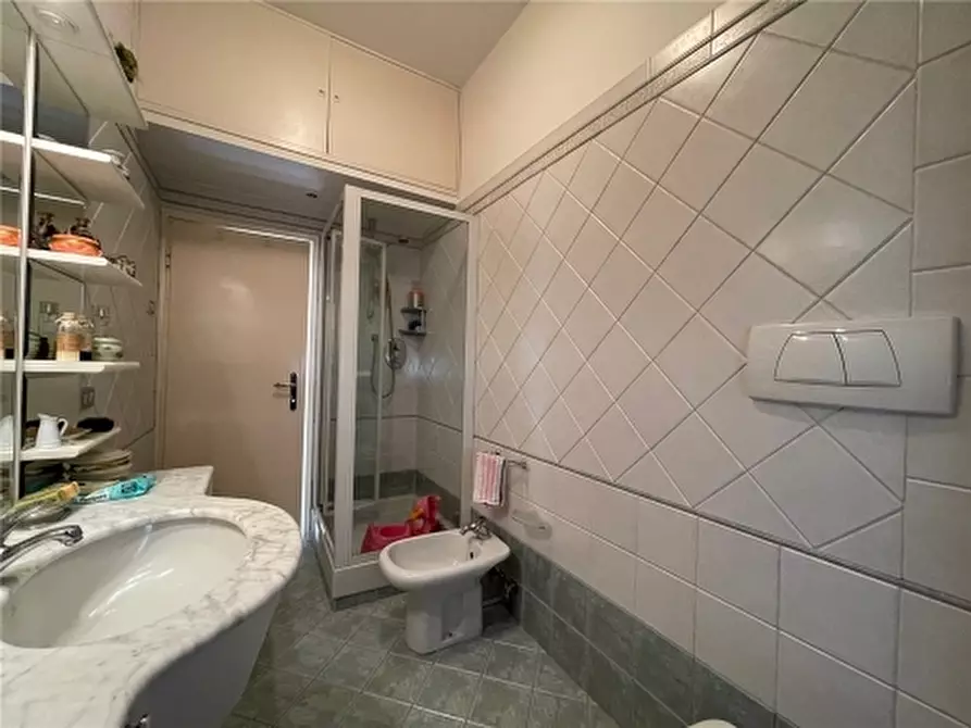 Immagine 52 di Appartamento in vendita  a Firenze