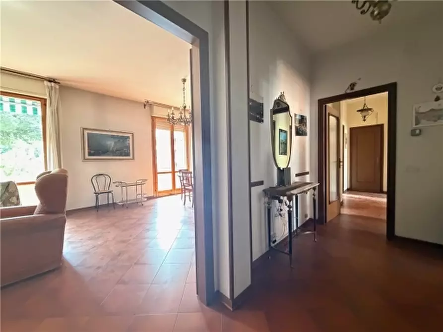 Immagine 12 di Appartamento in vendita  a Firenze