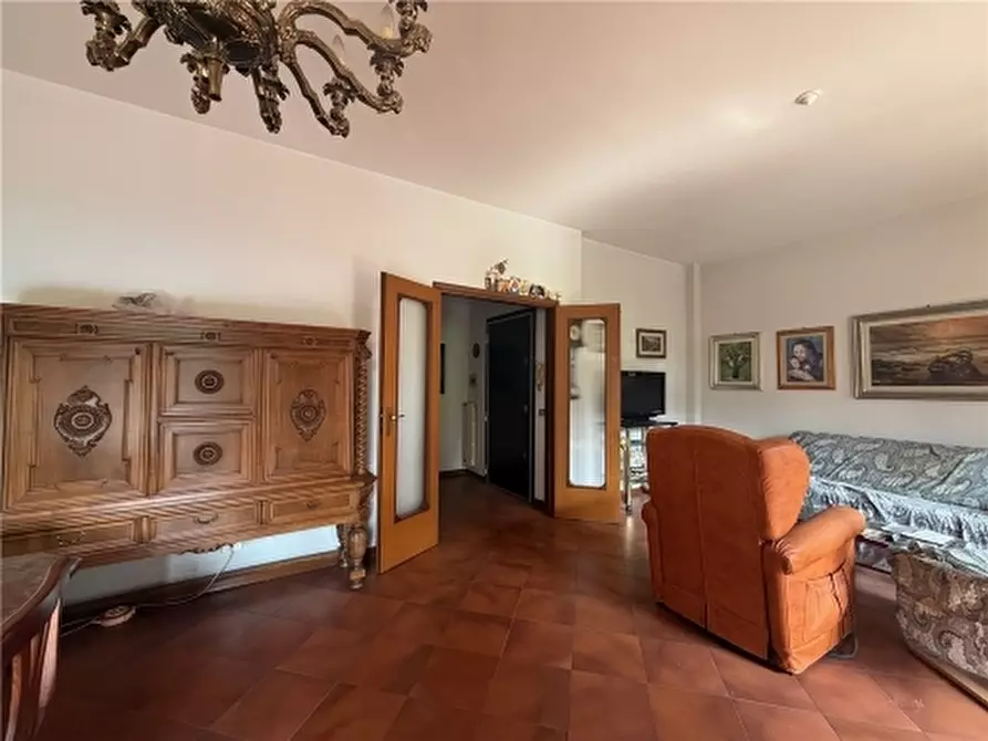 Immagine 13 di Appartamento in vendita  a Firenze
