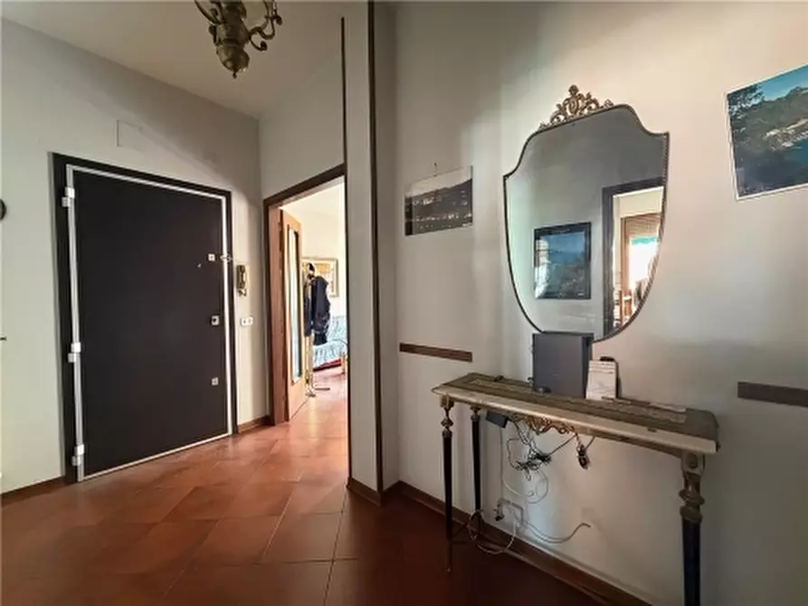 Immagine 16 di Appartamento in vendita  a Firenze