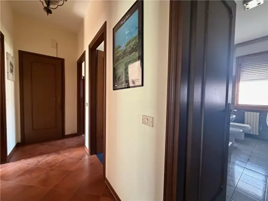 Immagine 17 di Appartamento in vendita  a Firenze
