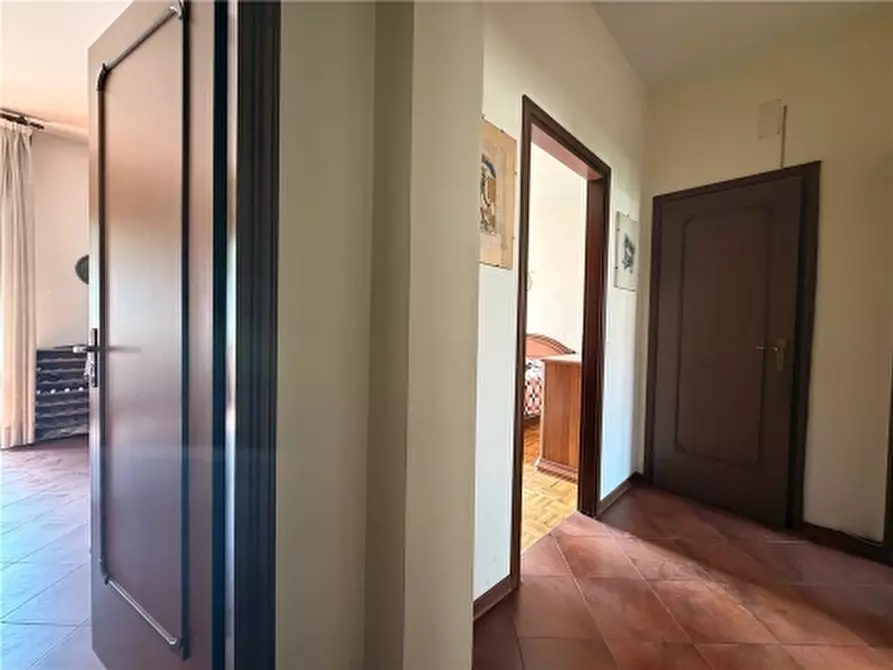 Immagine 18 di Appartamento in vendita  a Firenze