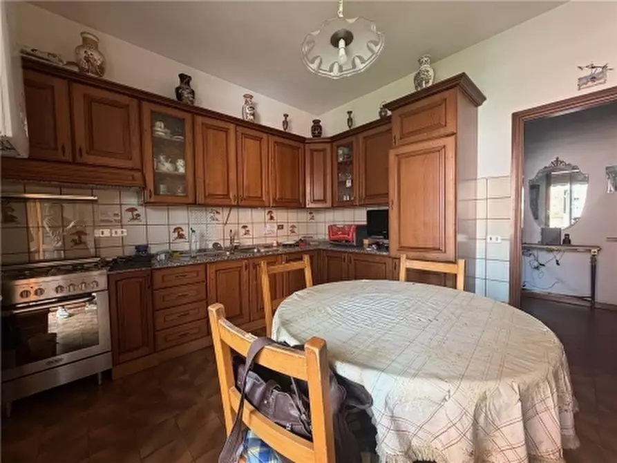 Immagine 40 di Appartamento in vendita  a Firenze