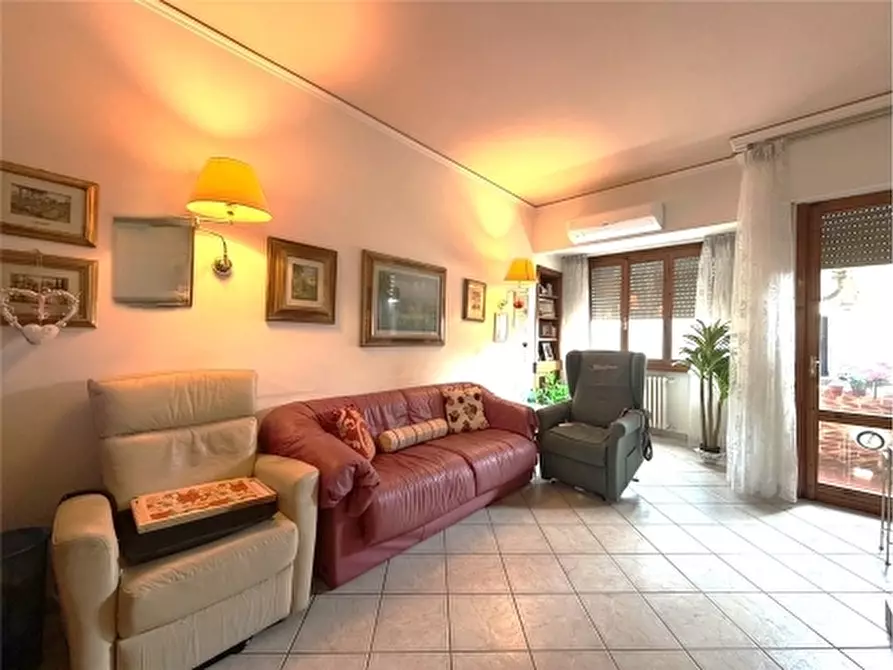 Immagine 1 di Appartamento in vendita  a Firenze