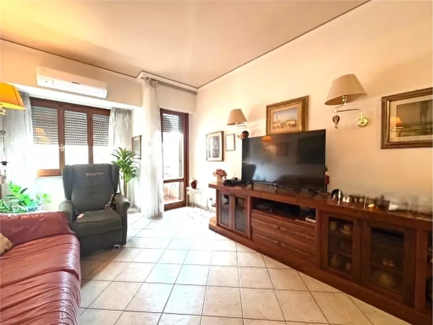 Immagine 2 di Appartamento in vendita  a Firenze