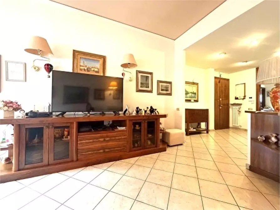 Immagine 5 di Appartamento in vendita  a Firenze