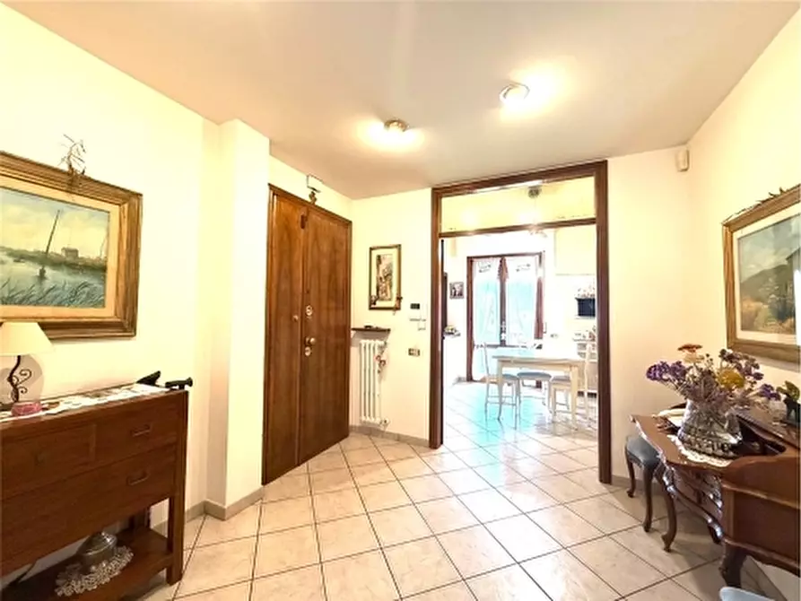 Immagine 9 di Appartamento in vendita  a Firenze