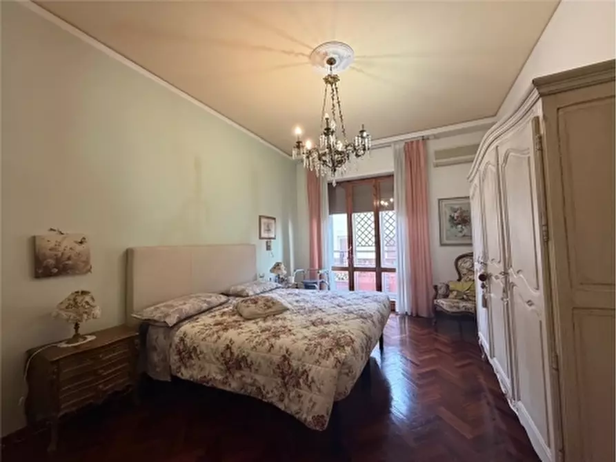 Immagine 11 di Appartamento in vendita  a Firenze