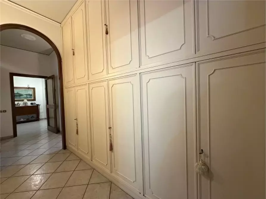 Immagine 16 di Appartamento in vendita  a Firenze