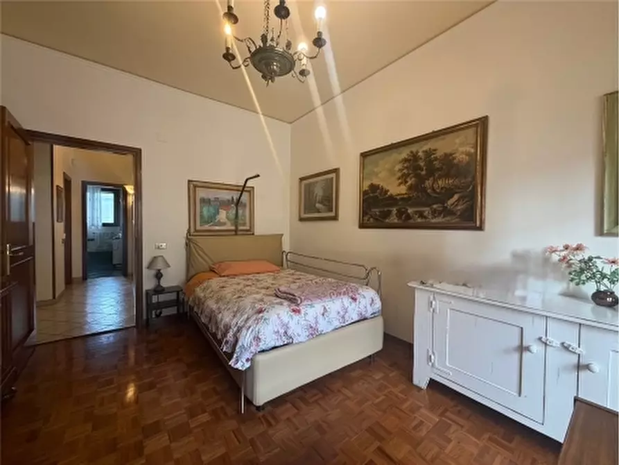 Immagine 18 di Appartamento in vendita  a Firenze